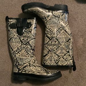 Sakroots Rainboots Size 8